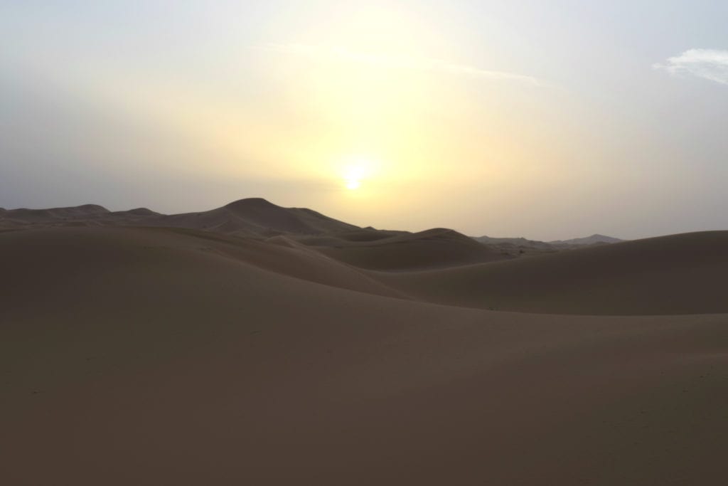 撒哈拉沙漠之旅马拉喀什至摩洛哥菲斯:撒哈拉沙漠日出之景