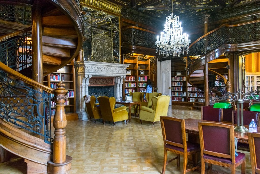 绍博·欧文图书馆内部，是布达佩斯3天行程中必看的景点
