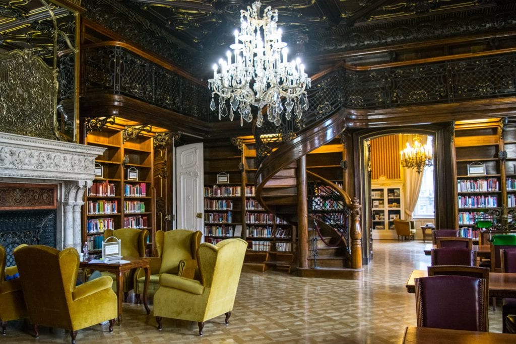 布达佩斯最佳景点:绍博·欧文图书馆