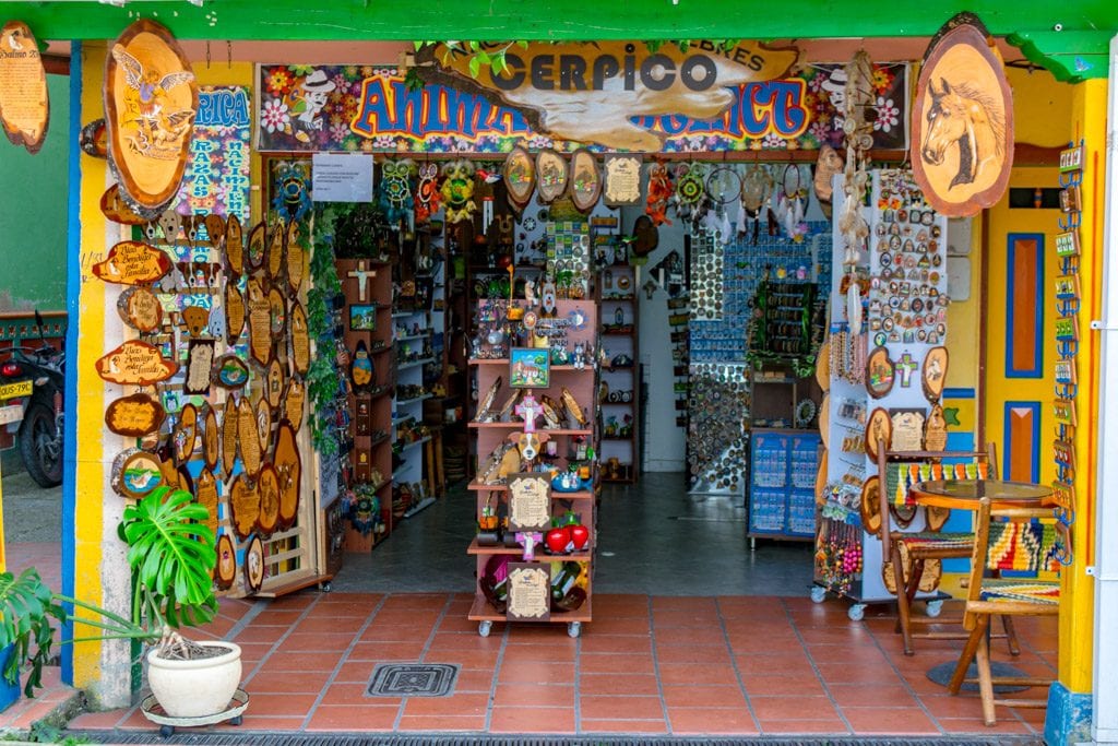 在瓜塔佩最好的事情:在城里购物