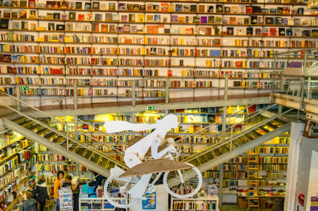 葡萄牙里斯本的Ler Devagar书店