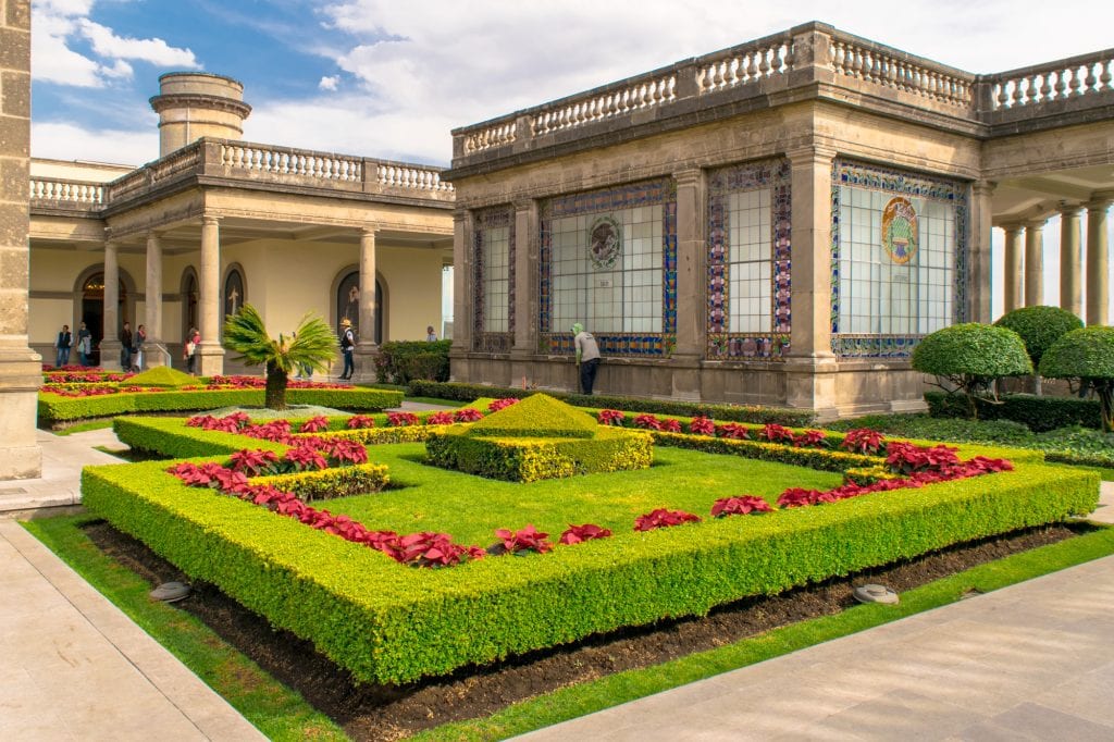查普尔特佩克城堡的花园，墨西哥城最好的旅游景点之一