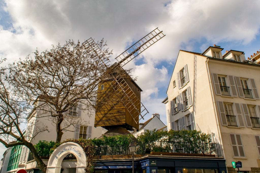 蒙马特餐厅顶部的风车，是巴黎仅存的风车之一