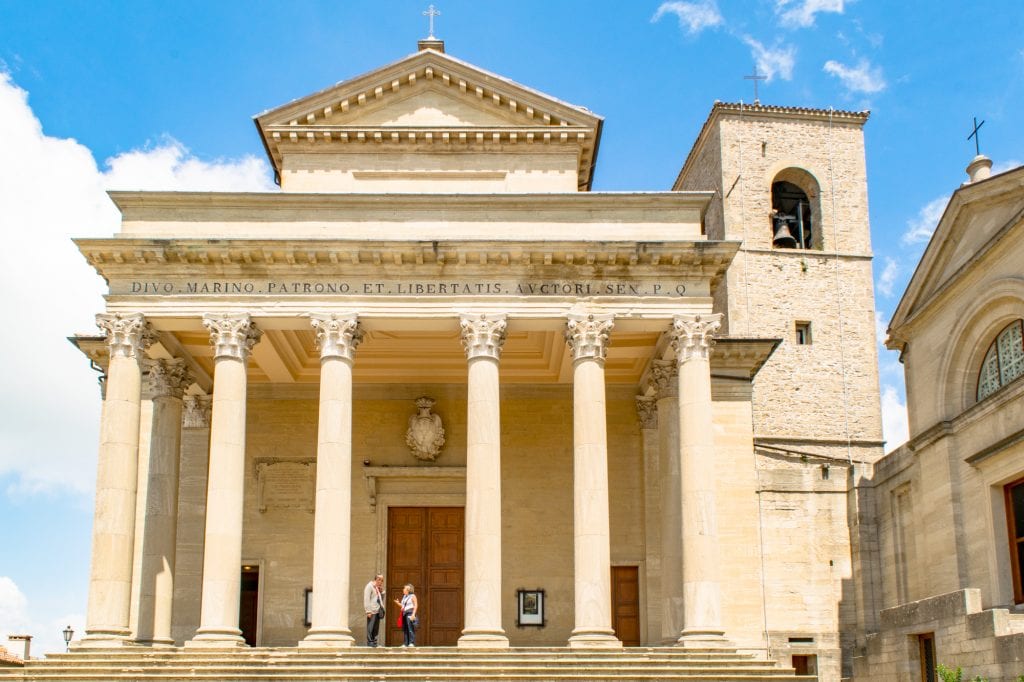 关于圣马力诺的有趣事实:圣马力诺大教堂