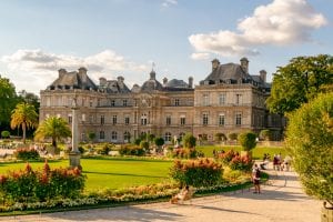 夏天的卢森堡花园，巴黎愿望清单上最好的目的地之一，也是巴黎最好的事情之一