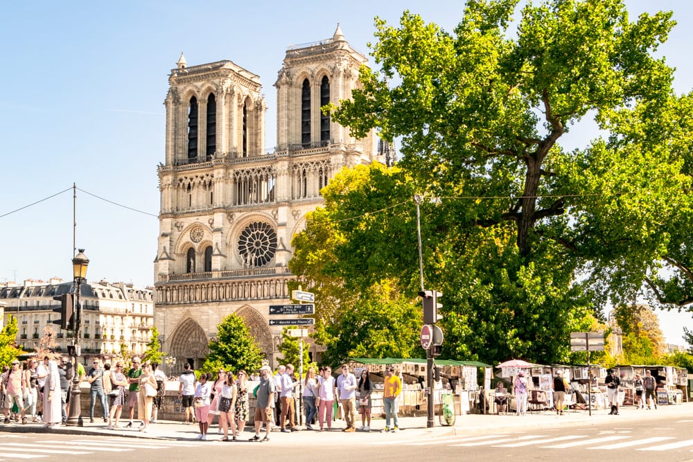 游览巴黎:巴黎圣母院