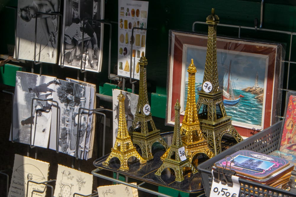 一天的巴黎:埃菲尔铁塔纪念品