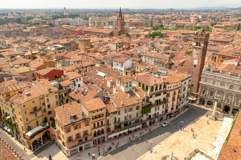 俯瞰维罗纳，这是意大利最值得做的事情之一