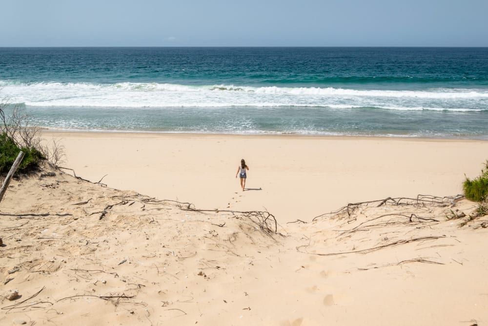 莫桑比克，托福:海滩上的女孩