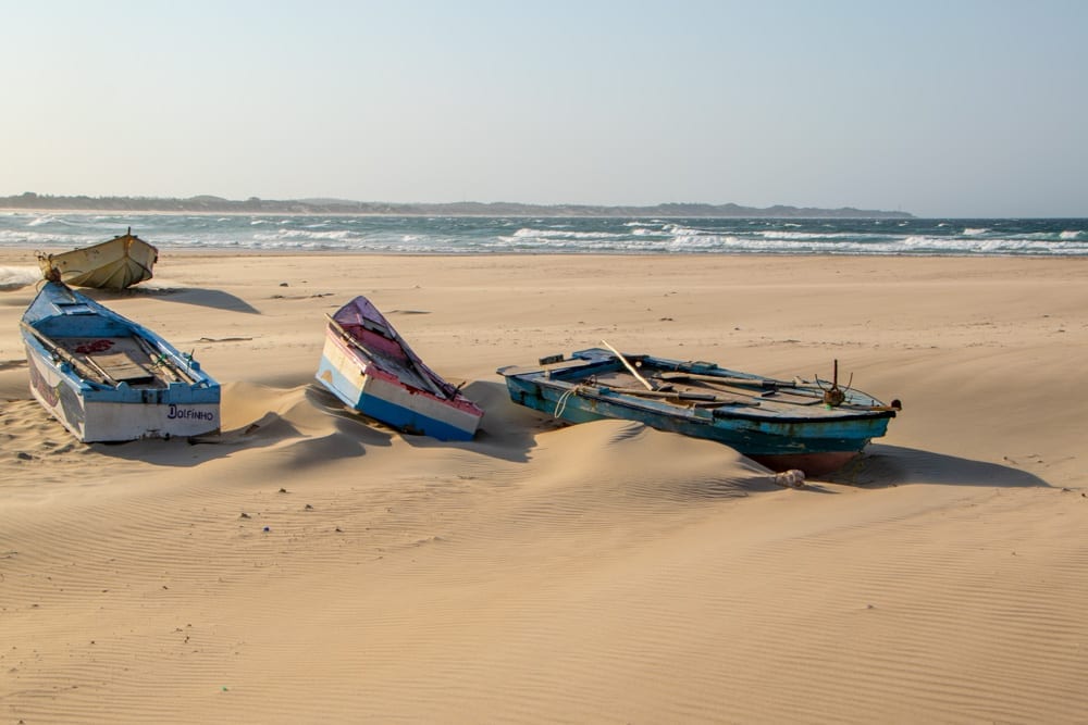 莫桑比克托佛:岸上的渔船