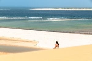 凯特风暴在莫桑比克维兰库洛斯的沙丘中旅行的生活方式必威体育官方登录