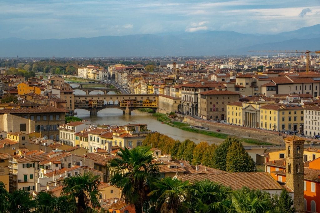 从意大利罗马到佛罗伦萨一日游，俯瞰佛罗伦萨大桥