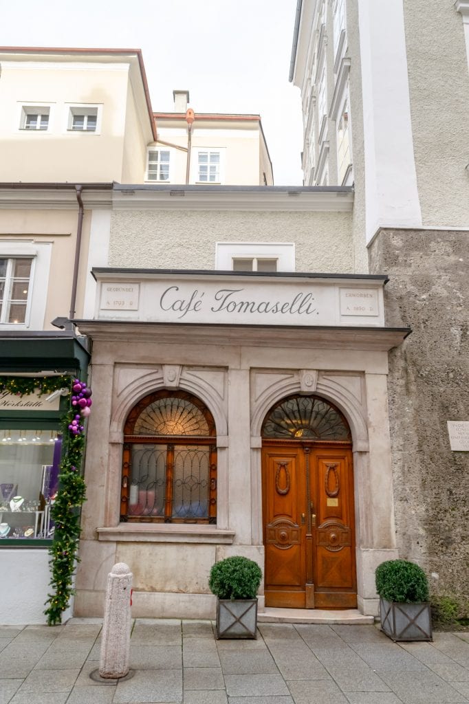 奥地利萨尔茨堡的tomaselli咖啡馆的正面
