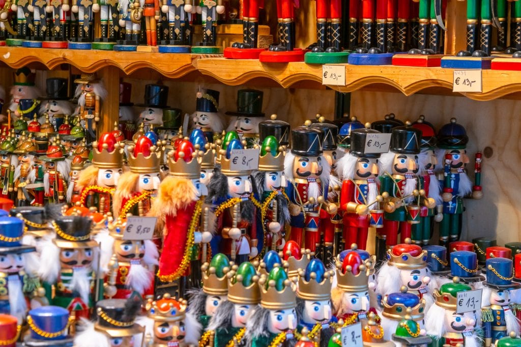 在奥地利最好的圣诞市场之一出售的胡桃夹子