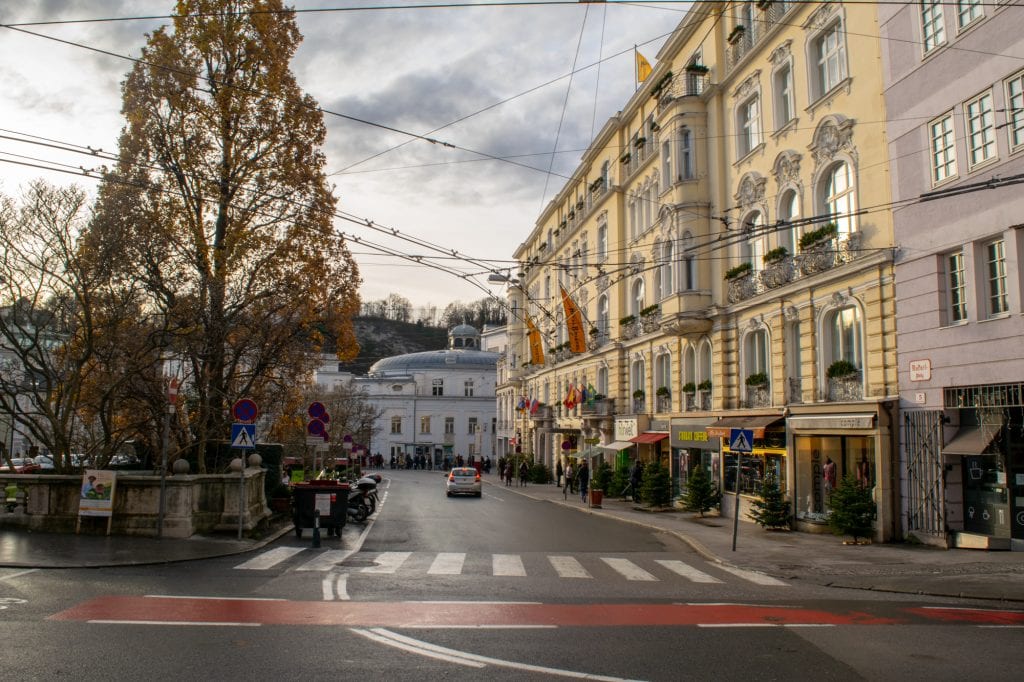 奥地利萨尔茨堡的冬天街道