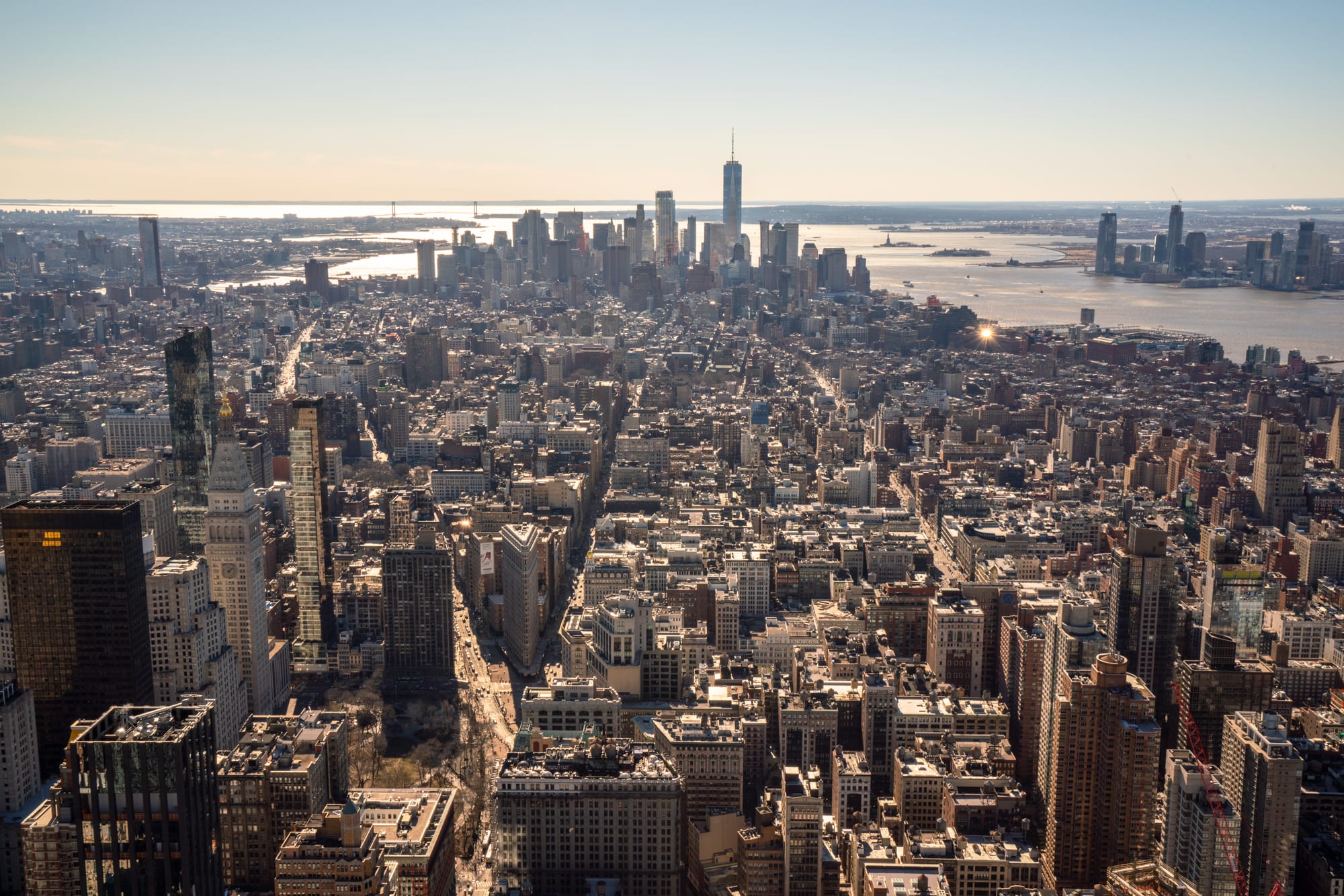 帝国大厦或岩石之巅:从帝国大厦俯瞰曼哈顿下城