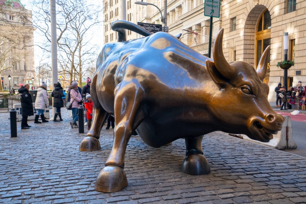 纽约金融区的冲锋牛的照片，在纽约的4天行程中一定要看