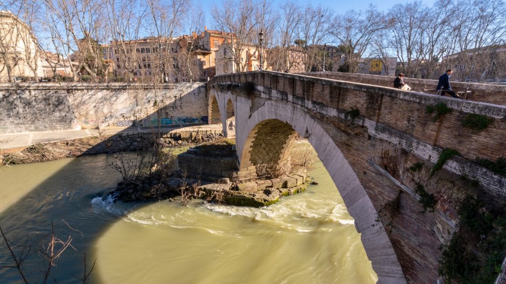 罗马不走寻常路:通往台伯岛的桥