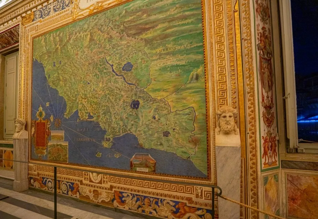 星期五晚上参观梵蒂冈博物馆地图室时看到的一张地图照片