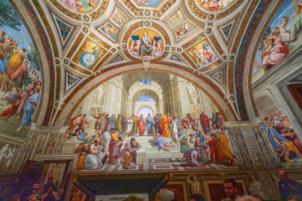 参观梵蒂冈博物馆时看到的拉斐尔壁画
