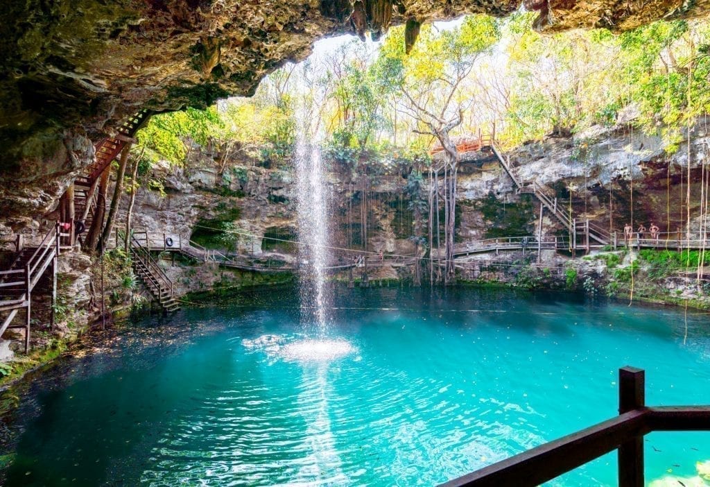 在尤卡坦半岛自驾游中看到的X'canche天然井——像这样的天然井非常值得一去，但一定要在自驾游之前把最好的东西都过一遍!