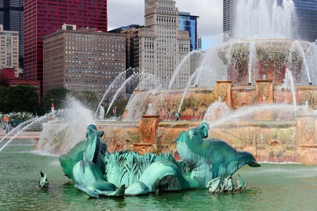 在芝加哥伊利诺斯州格兰特公园白金汉喷泉特写