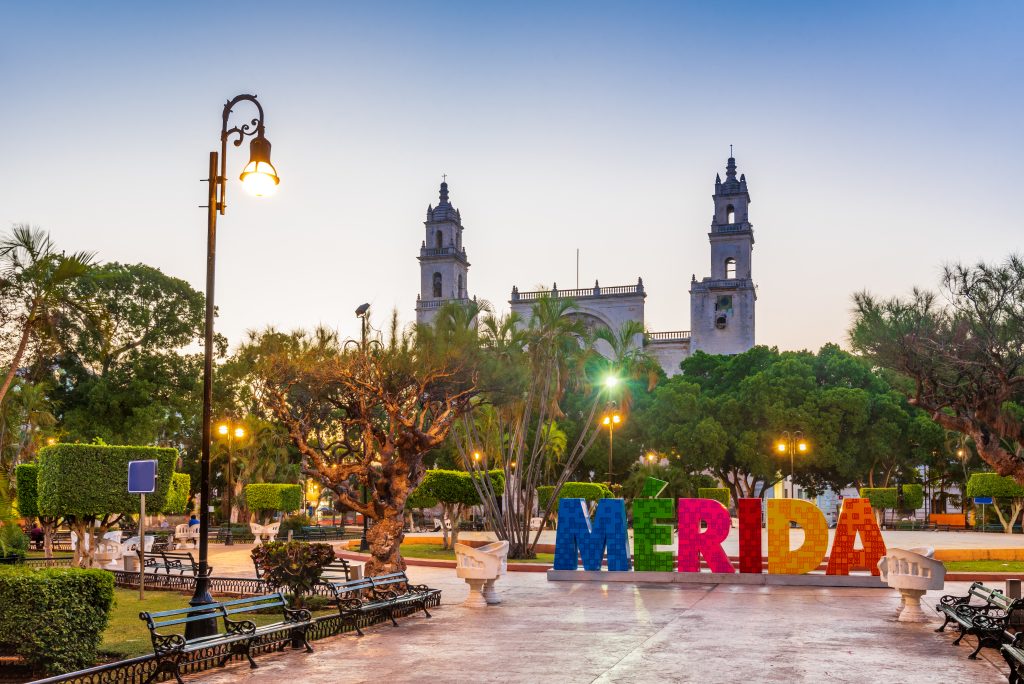 墨西哥梅里达主广场日落时分，尤卡坦半岛旅游攻略必威体育官方登录