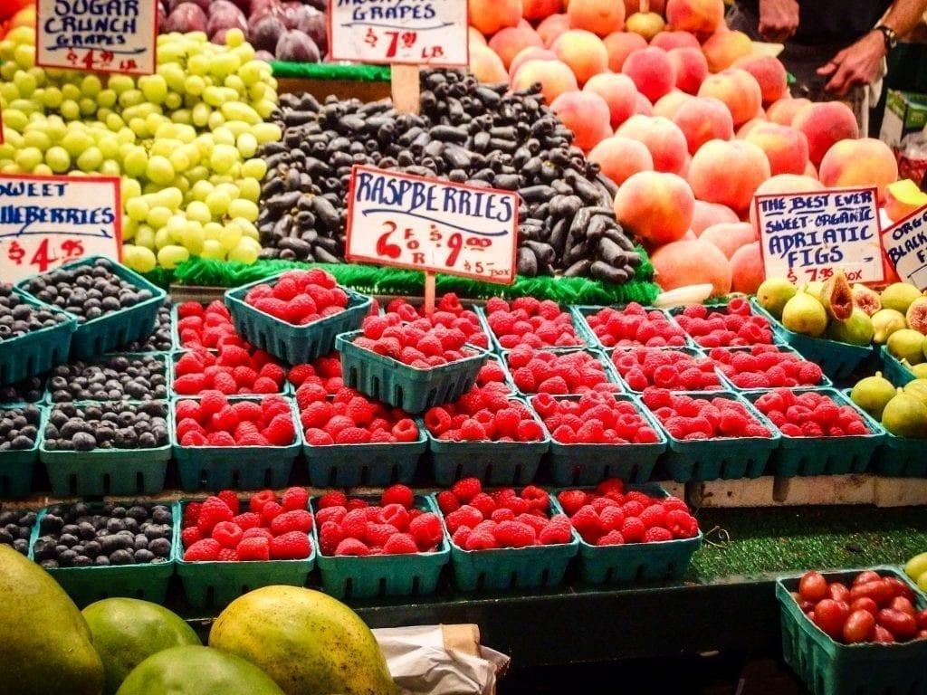 派克市场的水果摊，是西雅图3天行程的第一站之一