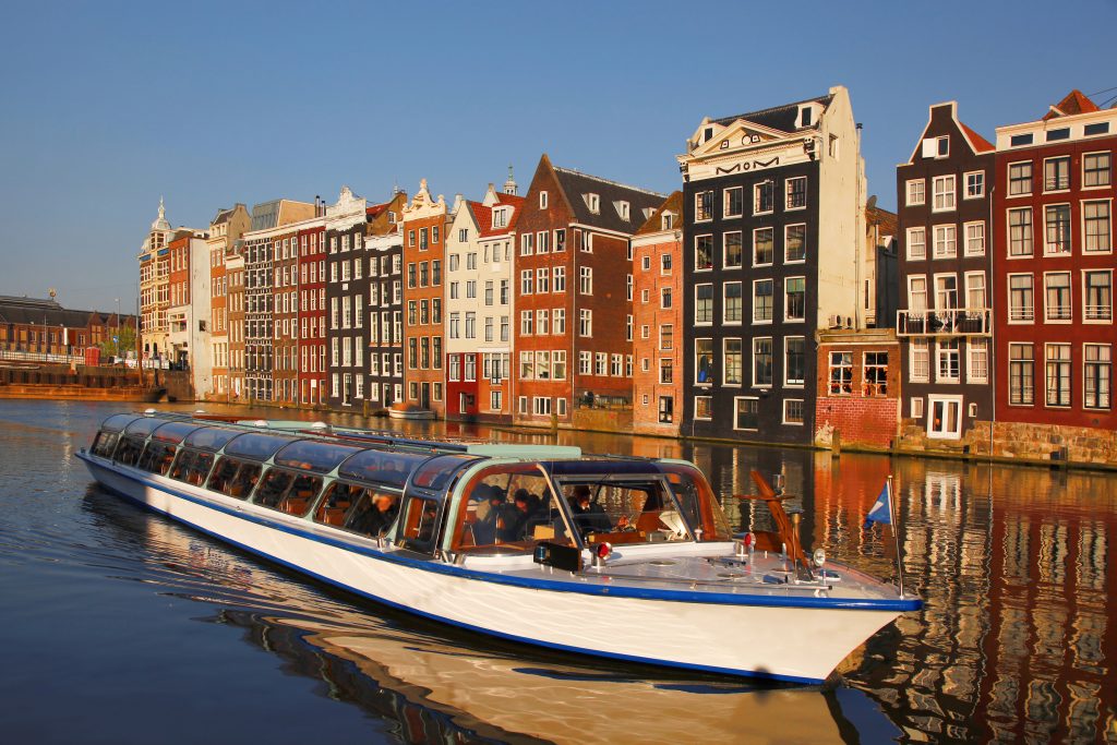 有盖阿姆斯特丹运河船