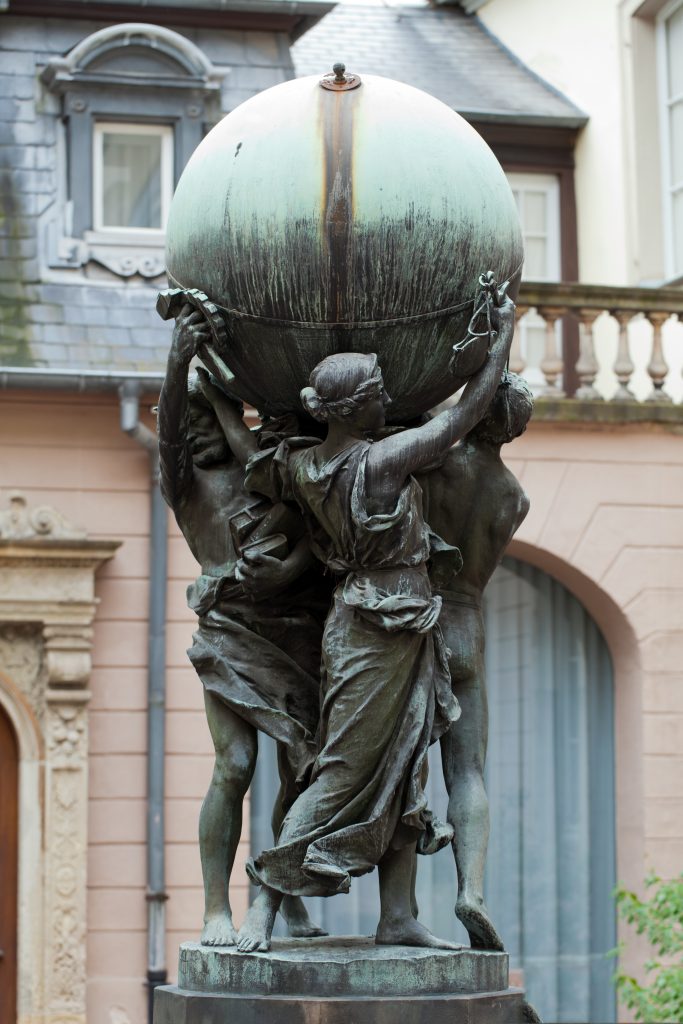巴托尔迪博物馆院子里的雕像，法国科尔马的顶级景点之一