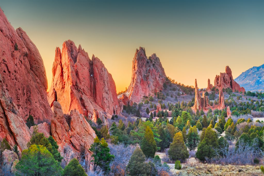 日落时分，众神花园的岩石形成，这是科罗拉多州最美丽的地方之一