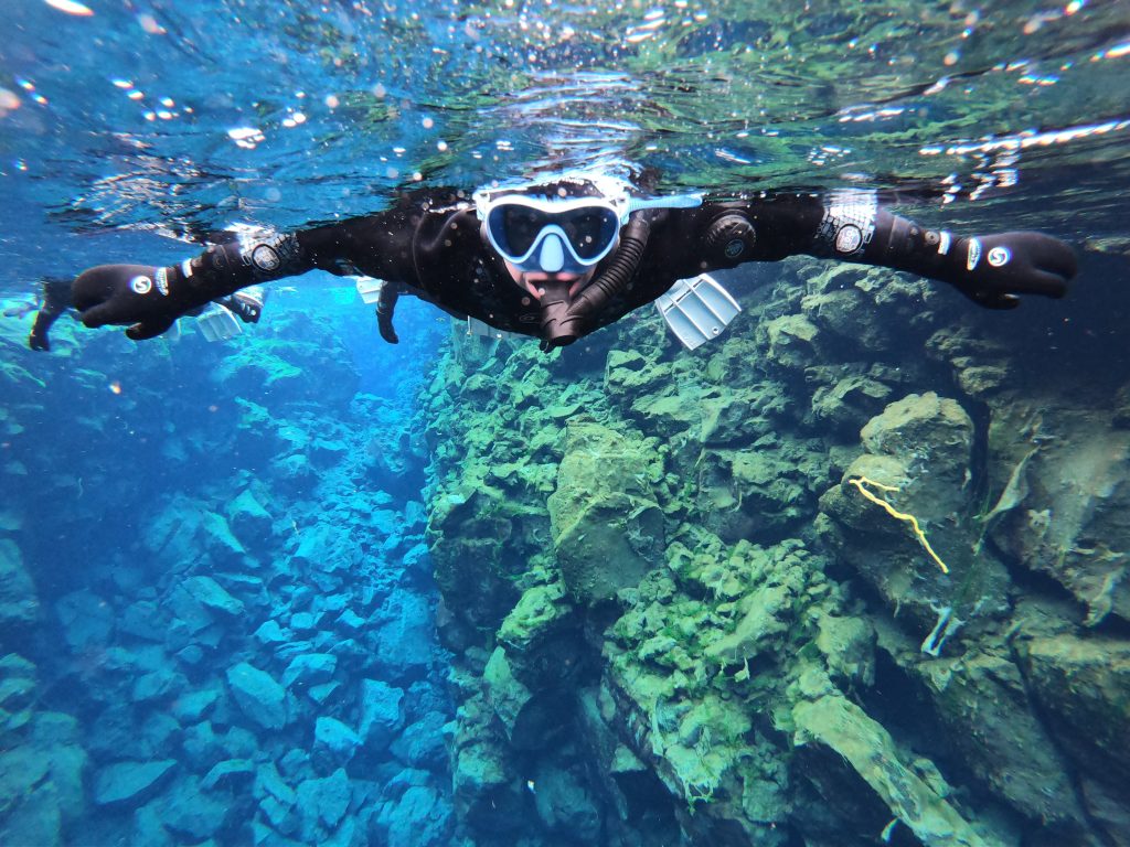 从水下看到的杰里米·斯托姆·西尔弗拉浮潜之旅