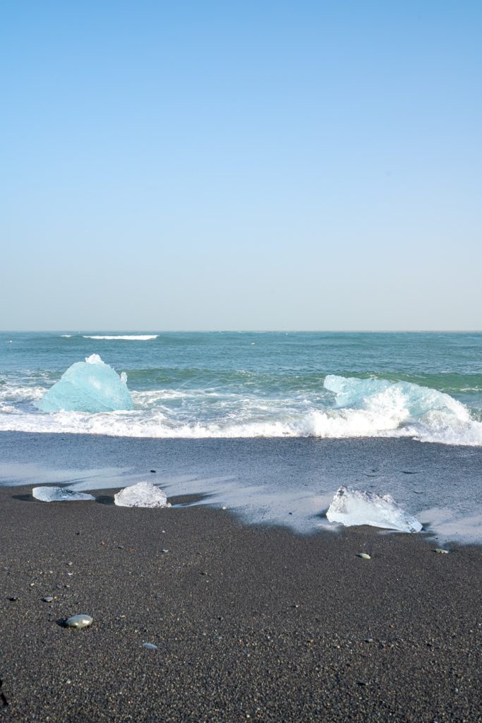 钻石海滩上的大块冰块，冰岛的遗愿胜地