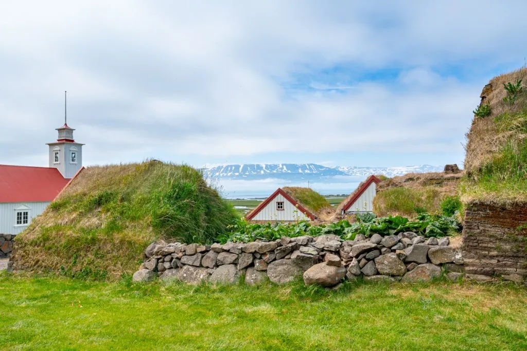 Laufas传统的冰岛草屋，是10天冰岛自驾游行程中最好的事情之一