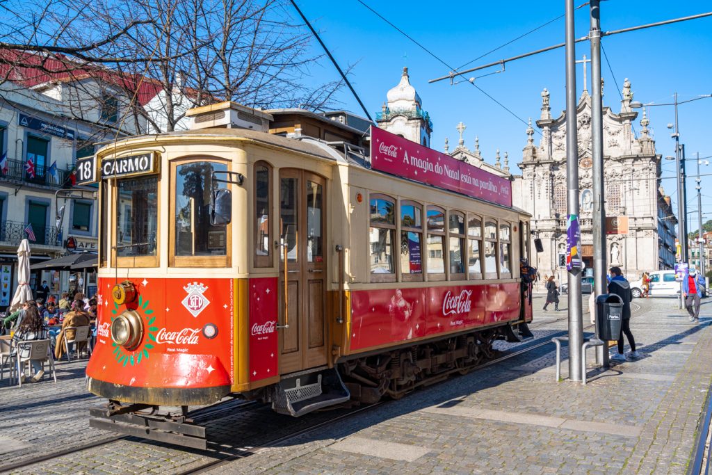 葡萄牙波尔图的红色电车