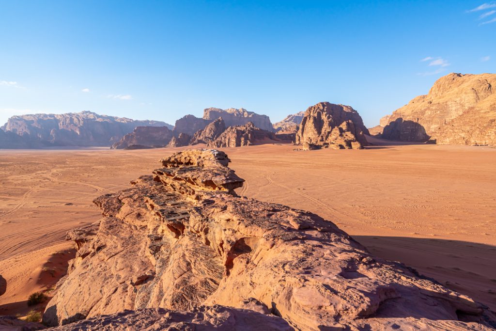岩石形成在瓦迪拉姆吉普车旅游约旦