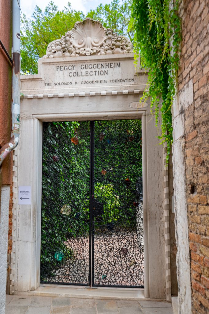 意大利威尼斯佩吉·古根海姆收藏的大门