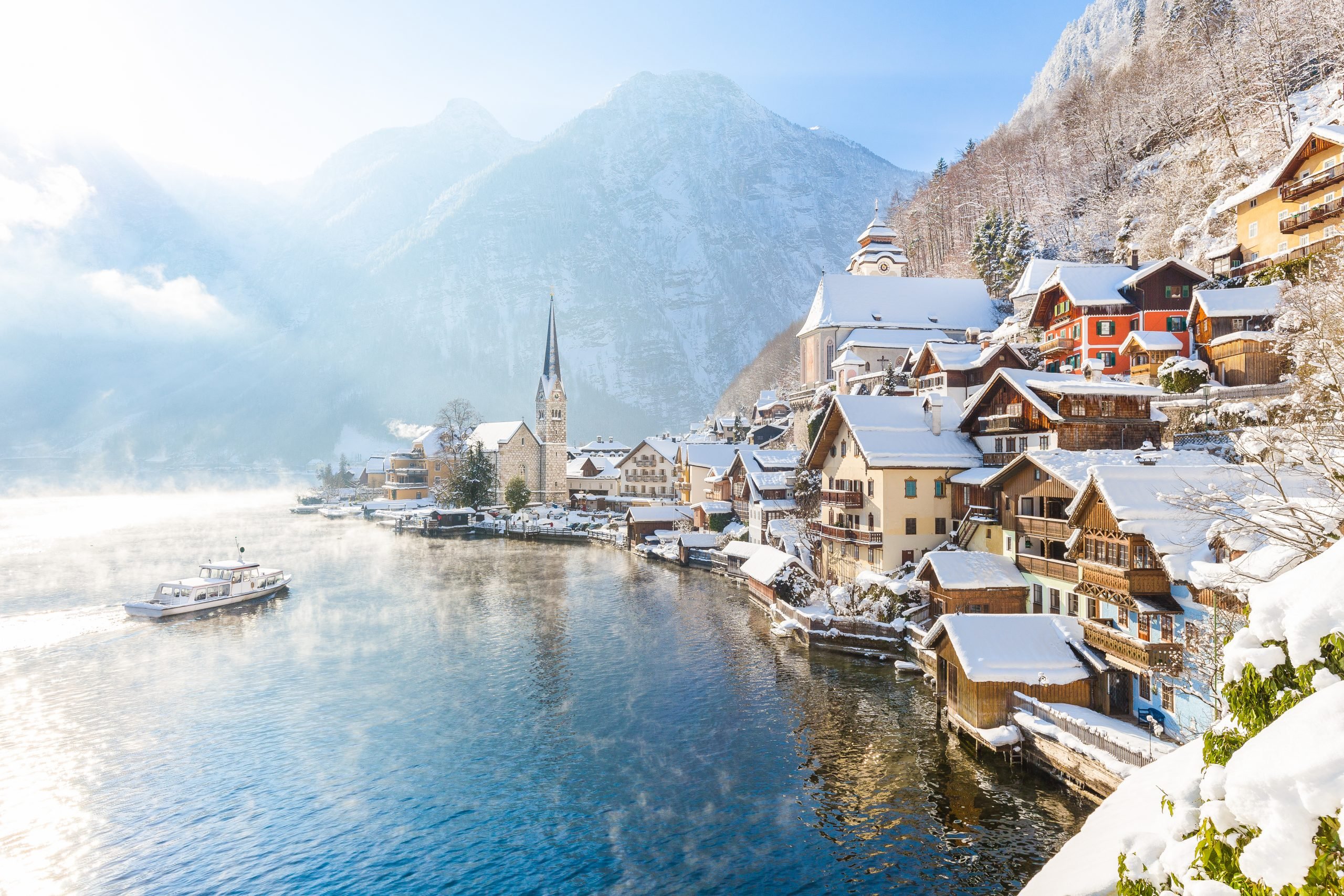白雪覆盖的哈尔施塔特奥地利，欧洲冬季旅游的最佳地点之一