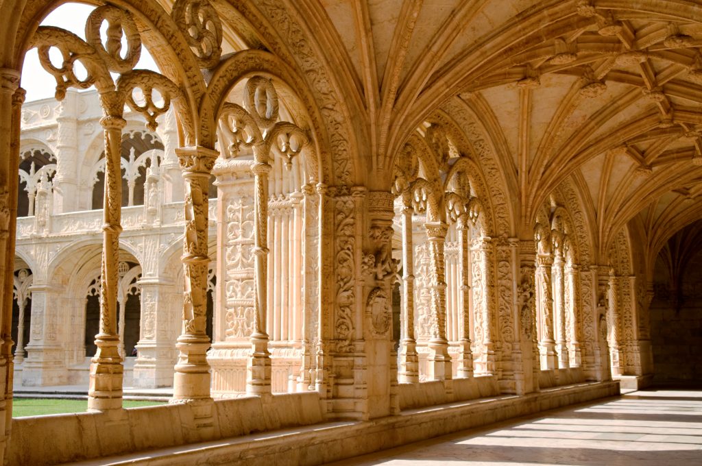 杰洛尼莫斯修道院精致的回廊，是里斯本冬天最好的去处之一