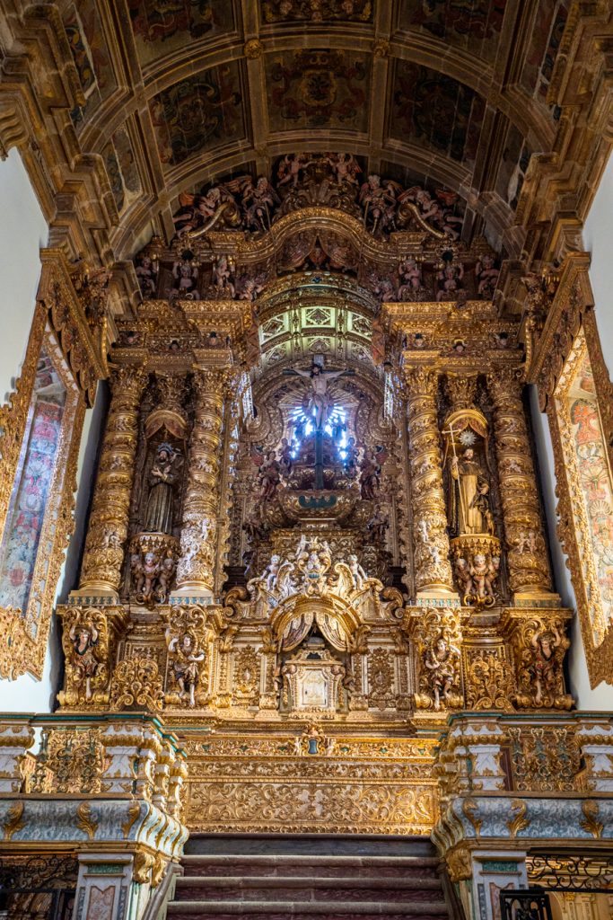 圣冈卡洛教堂的金坛