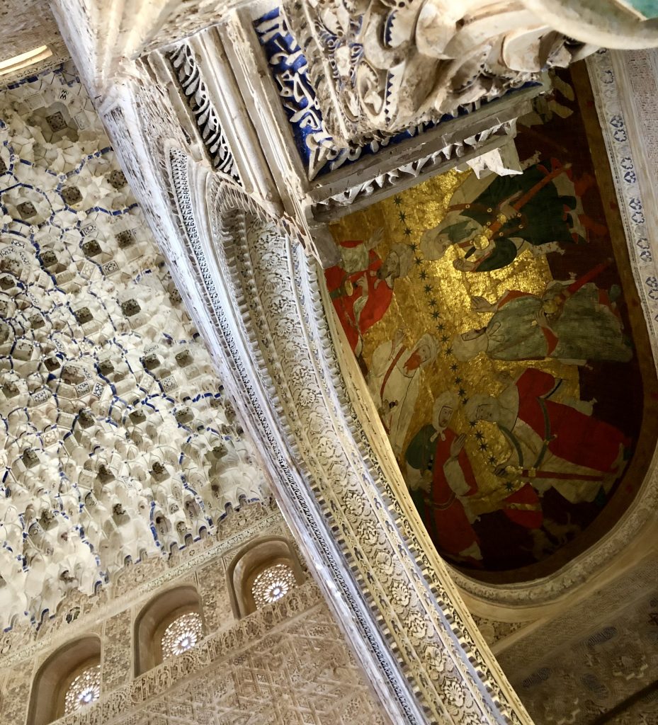 结合了伊斯兰和天主教的天花板，当参观纳斯里德宫殿阿尔罕布拉