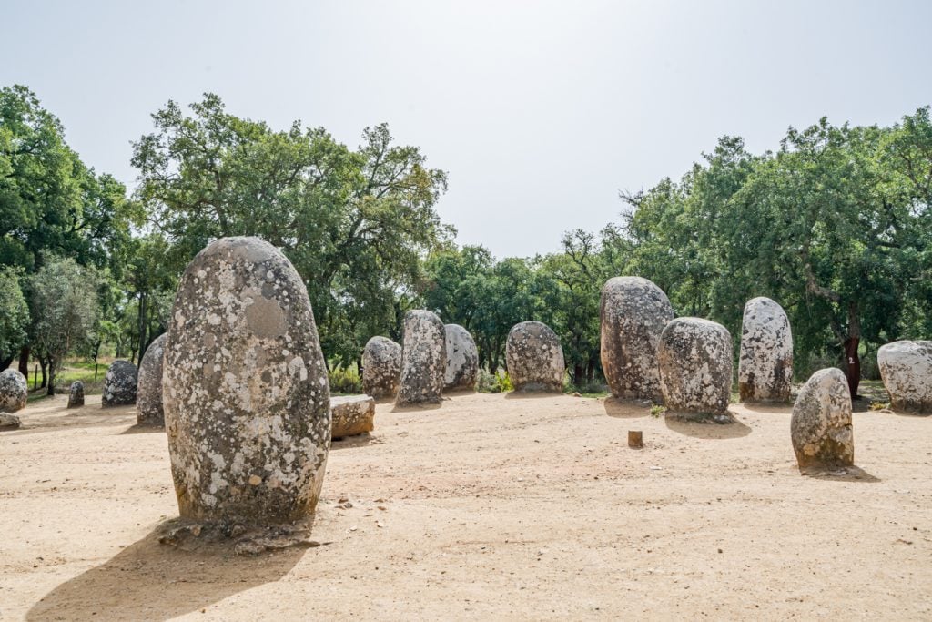 葡萄牙Almendres巨石群Cromlech的站立的石头