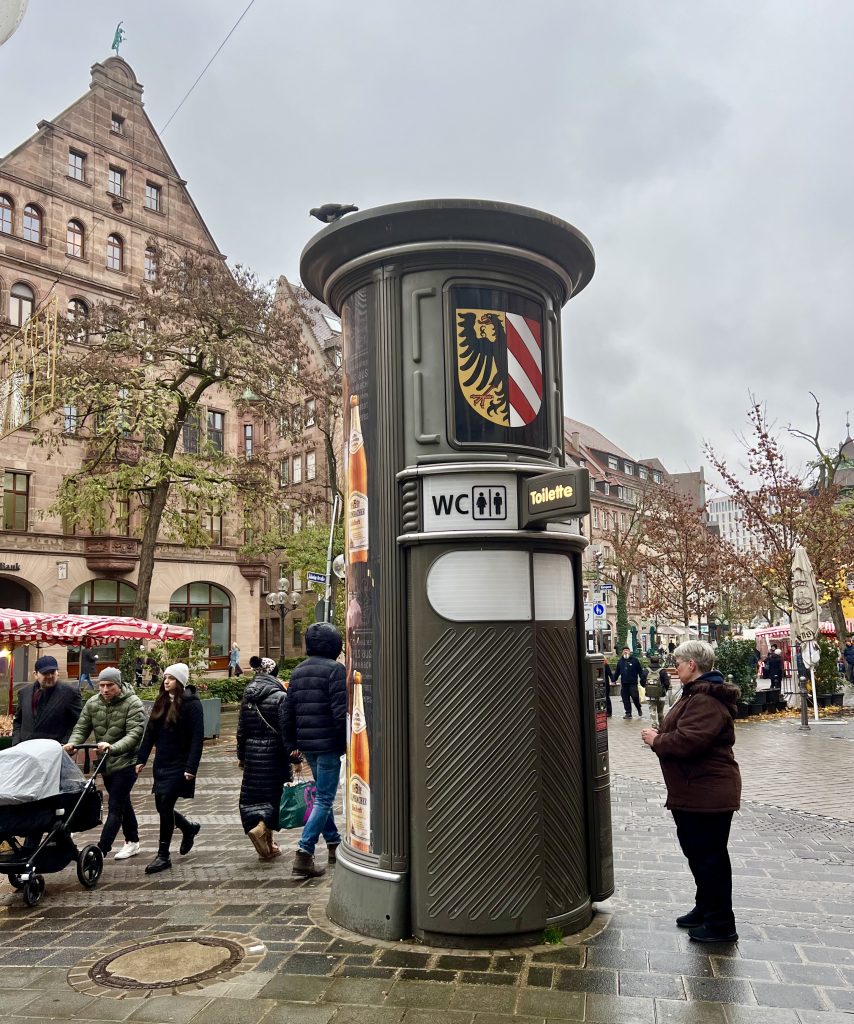 纽伦堡一个冬日的欧洲公共厕所