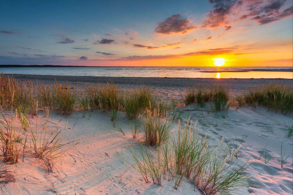 波兰格但斯克附近的北海日落，格但斯克是欧洲最好的海滩城市之一